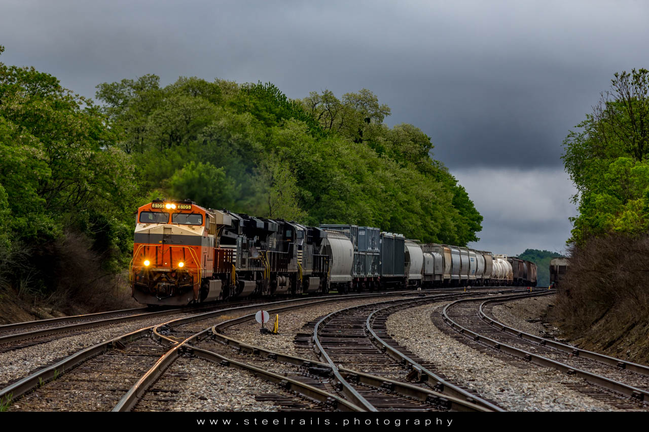 NS 8105 GE ES44AC