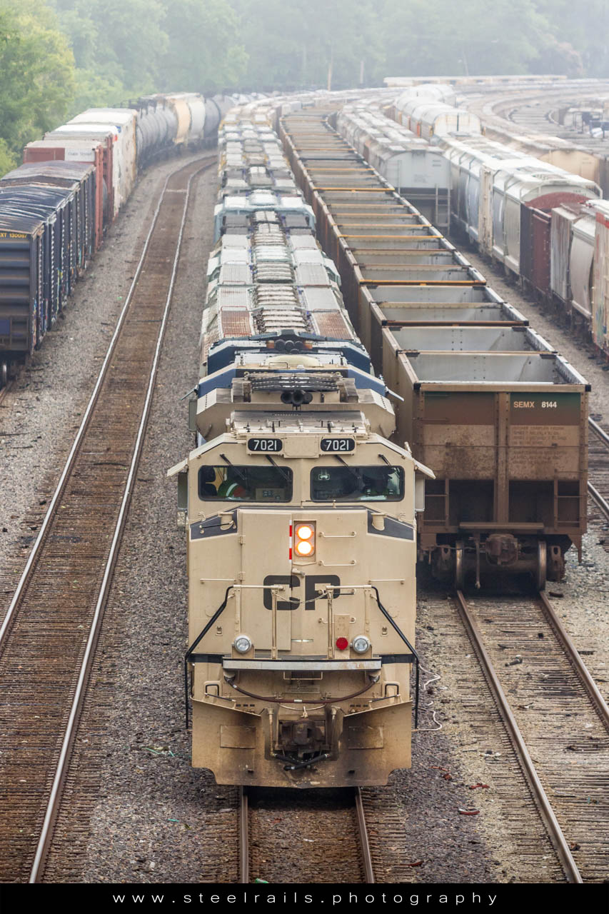 CP 7021 EMD SD70ACU