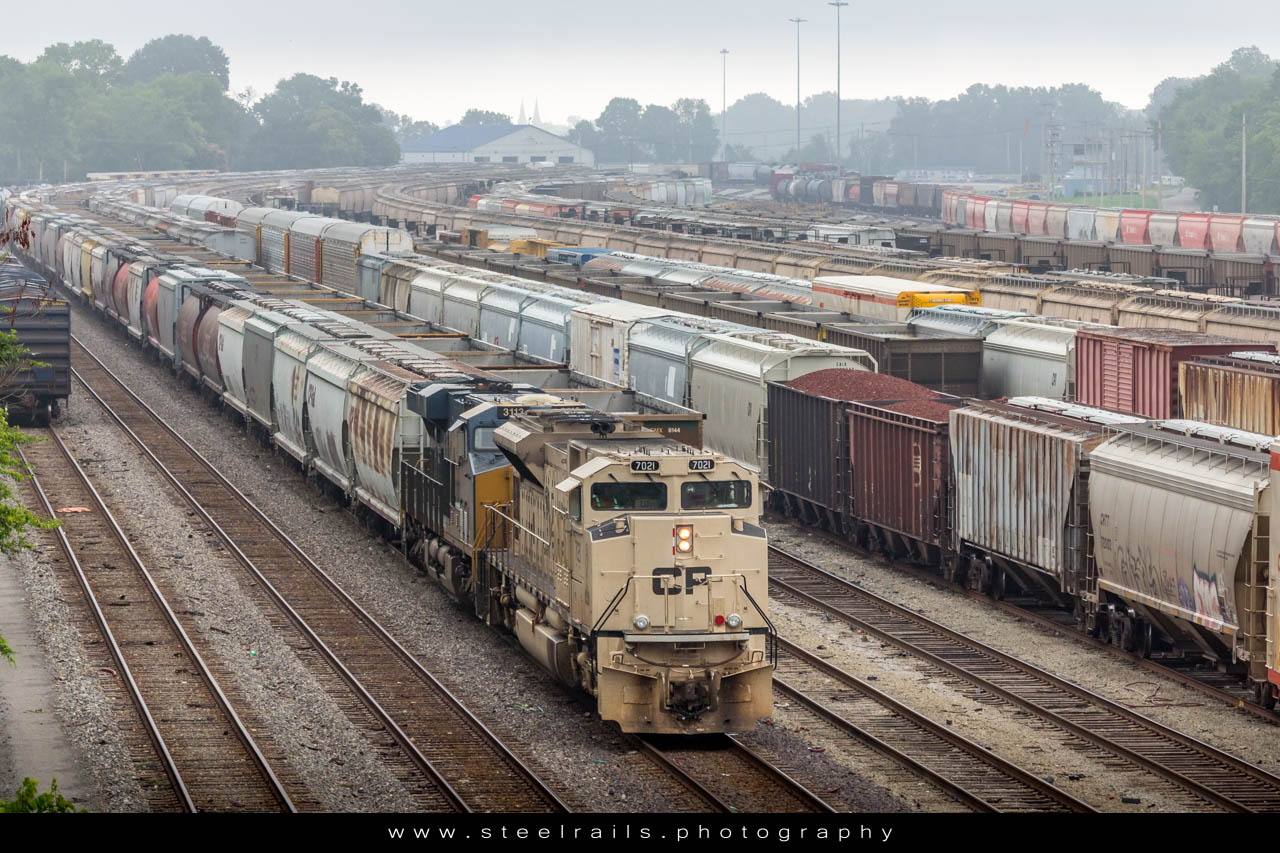 CP 7021 EMD SD70ACU