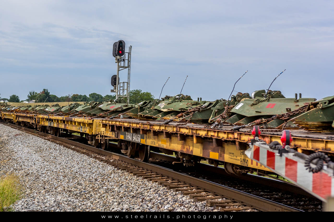 Military train W895