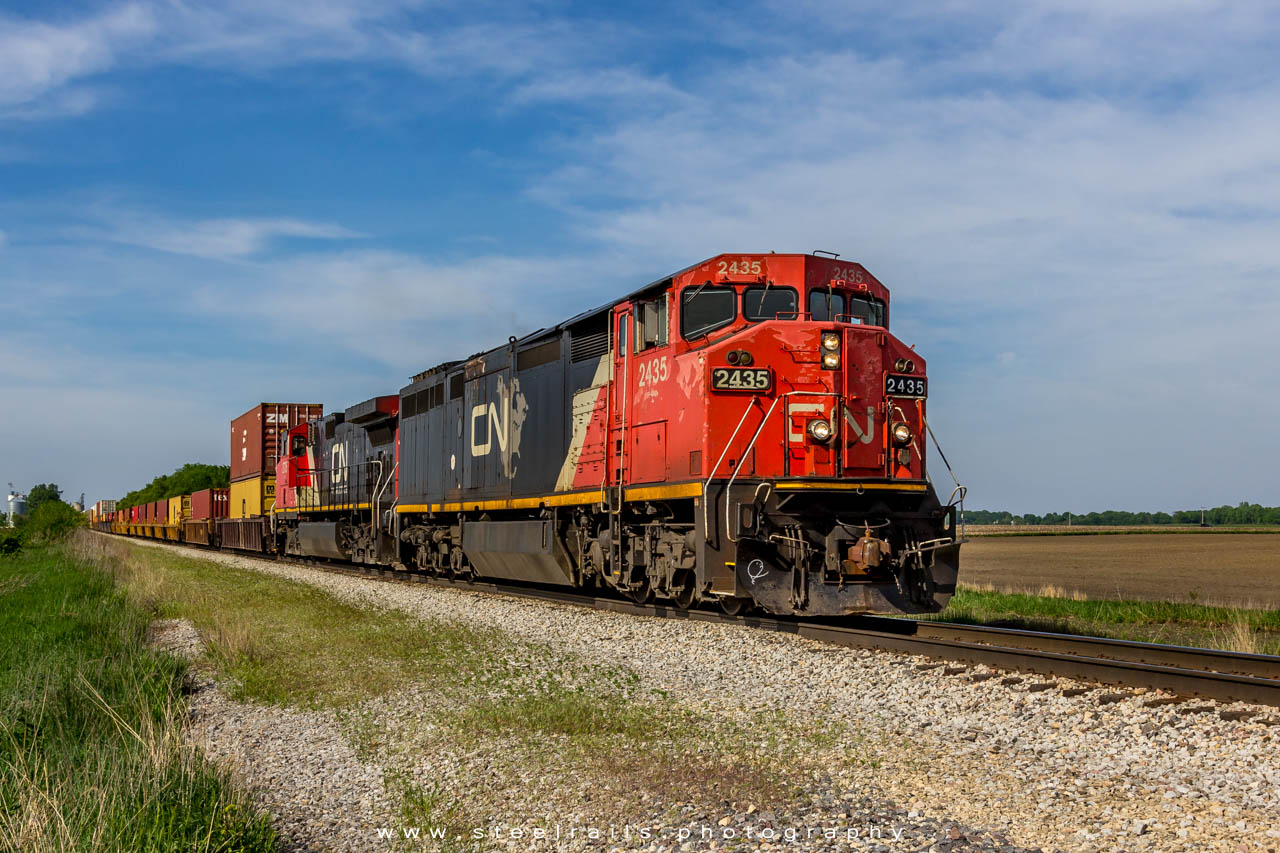 CN 2435 GE C40-8M