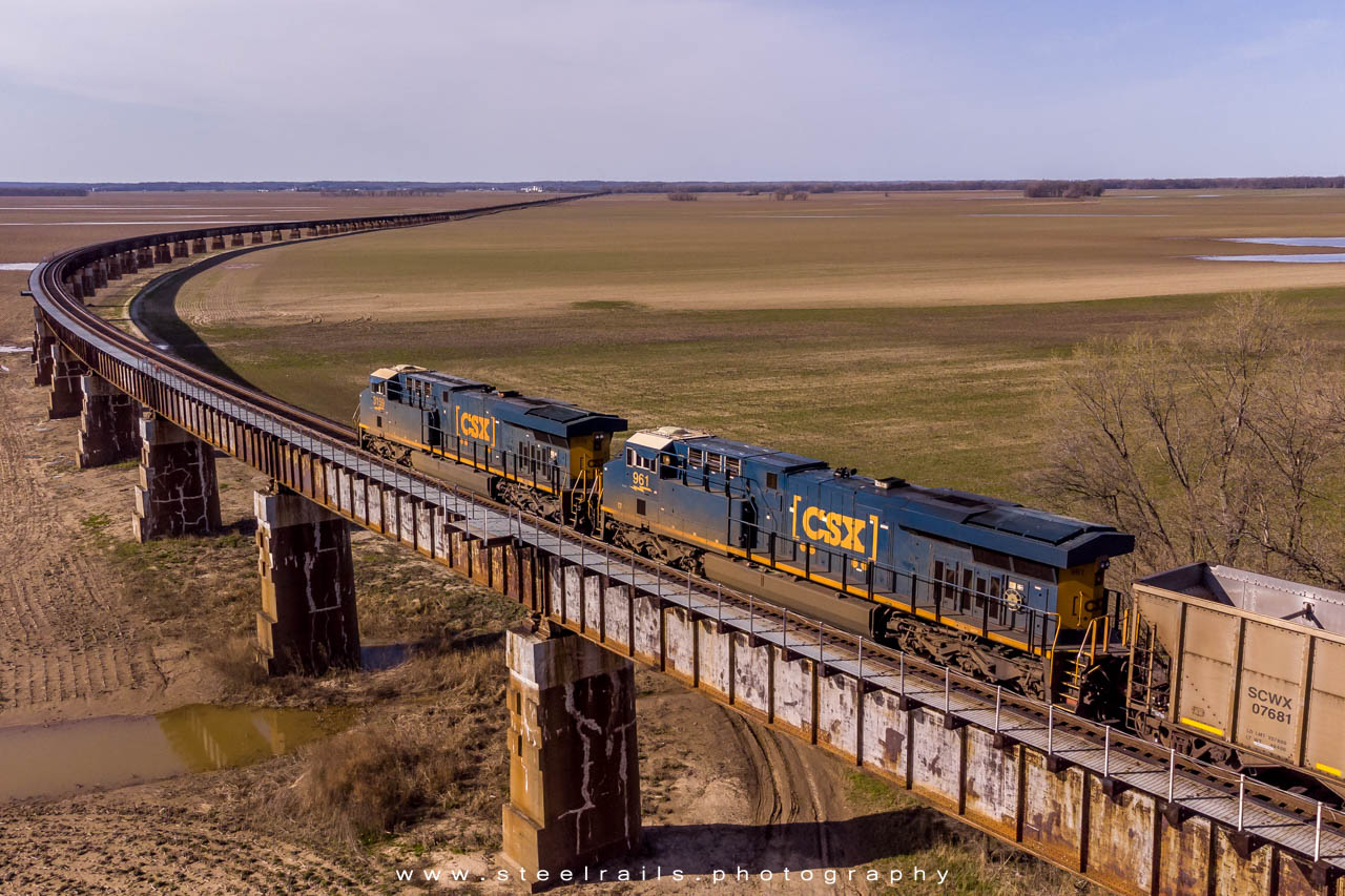 CSXT 3159 GE ES44AC